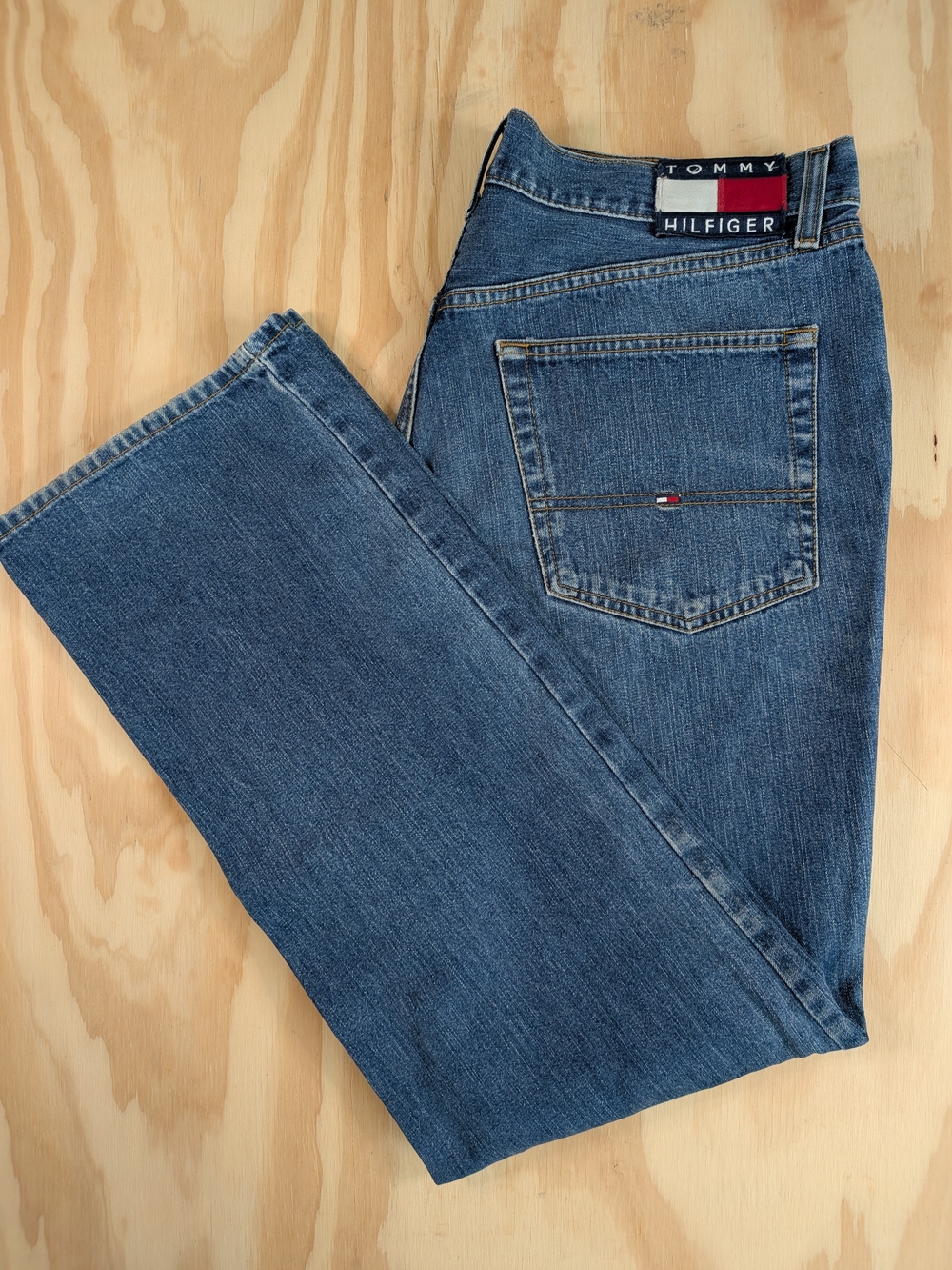 Tommy Hilfiger Men's Straight Denim Jeans in Classic Blue